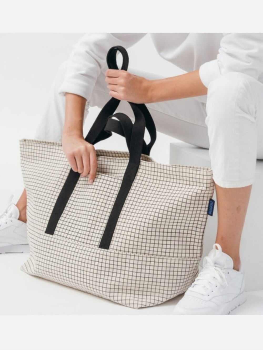 BAGGU WEEKEND BAG IN NATURAL GRID - Picture 2 of 8